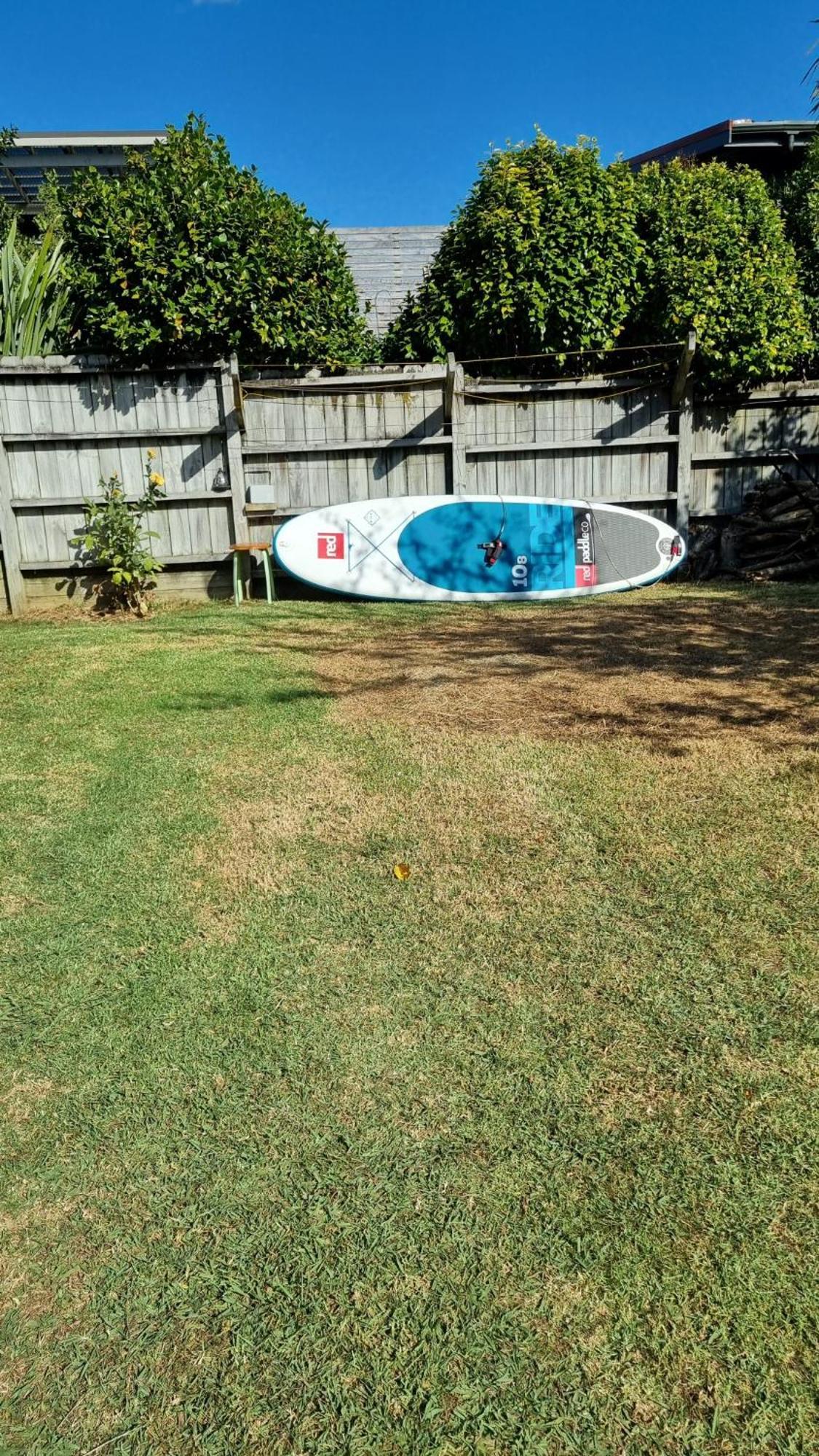 Raglan West Retro Beach Vibe Accommodation 외부 사진